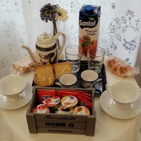 Bed & Breakfast Poly's House 4*