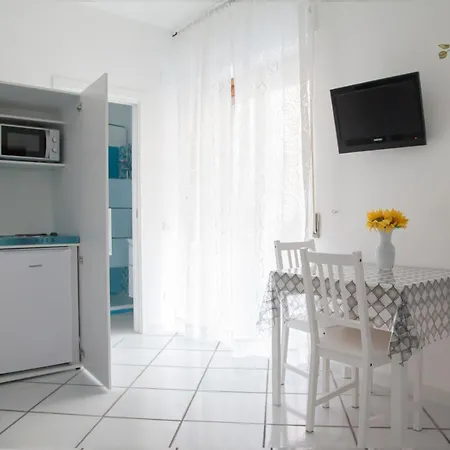 Bed & Breakfast Poly's House 4*