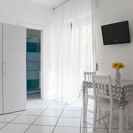 Poly's House Bed & Breakfast 4*